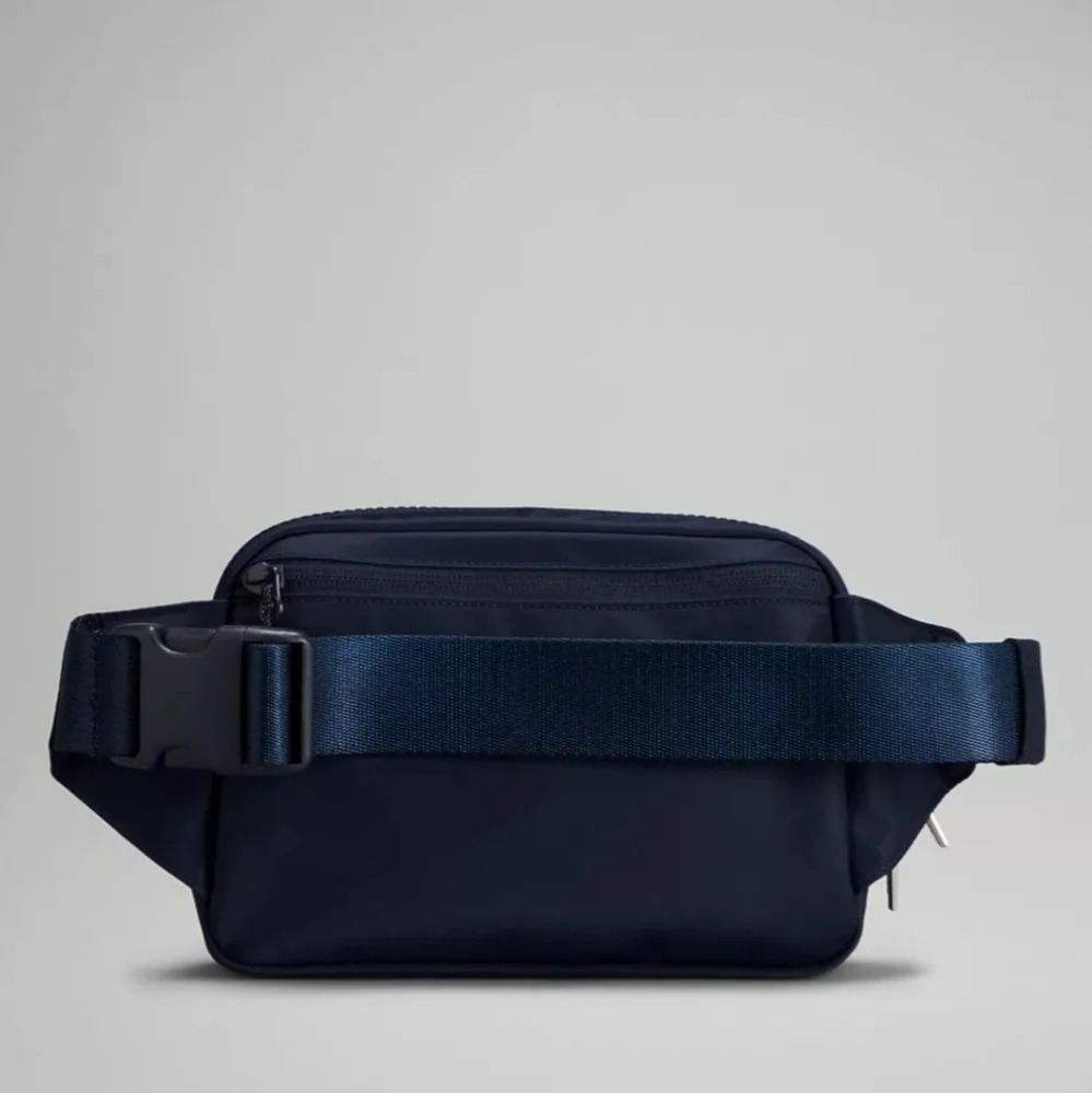 Lululemon Everywhere Belt Bag Large 2L NWT - Picture 3 of 6
